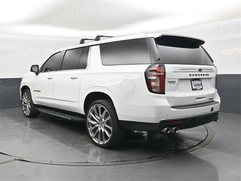 Used 2021 Chevrolet Suburban Premier w/ Premium Package image 6