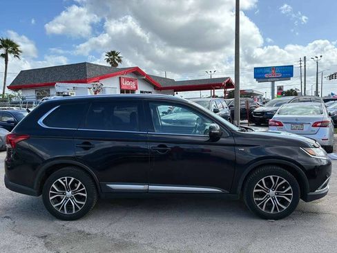Used 2017 Mitsubishi Outlander GT AWD/4WD image 8