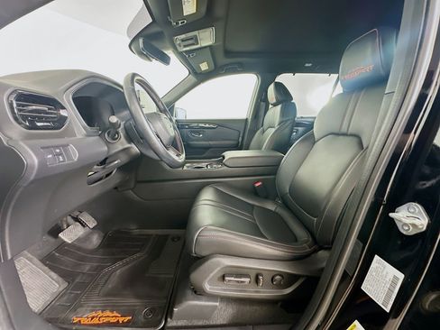 Used 2023 Honda Pilot TrailSport image 13