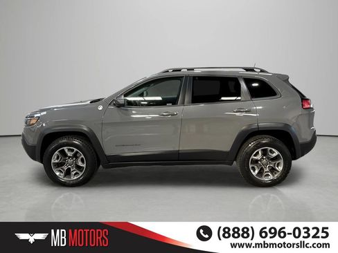 Used 2019 Jeep Cherokee Trailhawk w/ Comfort & Convenience Group AWD/4WD image 2