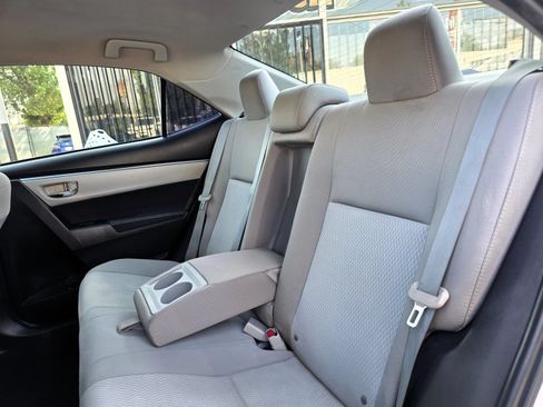 Used 2016 Toyota Corolla LE FWD image 2