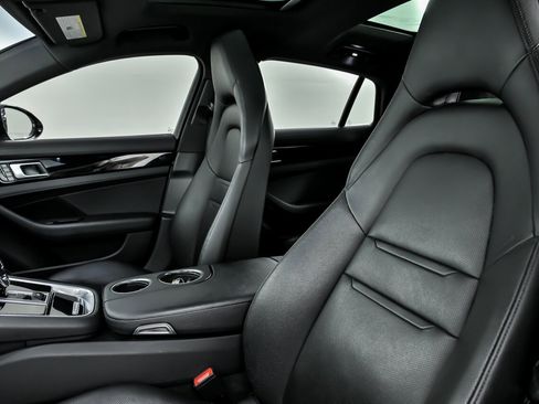 Used 2018 Porsche Panamera 4S image 23