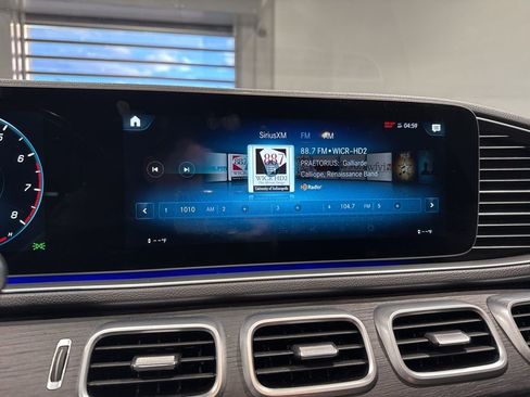 Used 2023 Mercedes-Benz GLE 350 4MATIC w/ AMG Line Exterior image 21