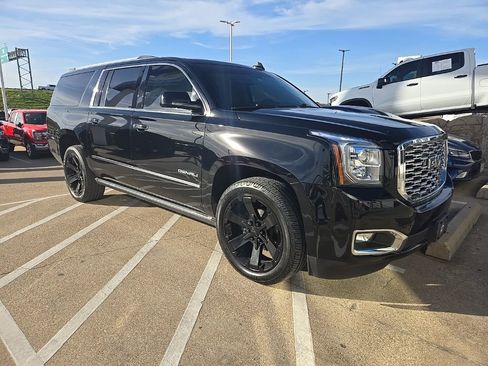 Used 2019 GMC Yukon XL Denali w/ Denali Ultimate Package image 2