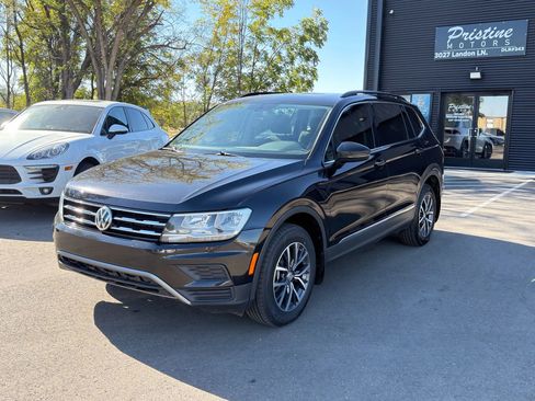 Used 2020 Volkswagen Tiguan SE w/ Panoramic Sunroof Package image 1