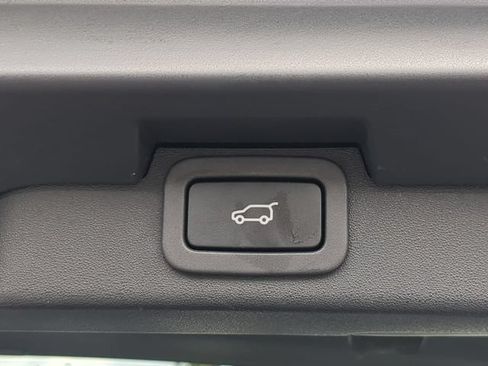 Used 2020 Land Rover Discovery HSE AWD/4WD image 15