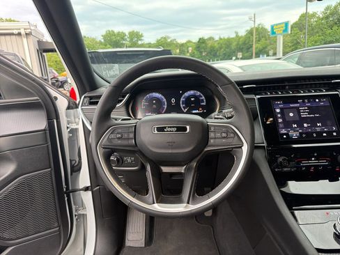 Used 2024 Jeep Grand Cherokee L Laredo AWD/4WD image 28