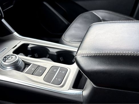 Used 2023 Ford Explorer Limited image 8