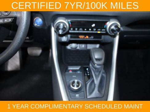 Used 2022 Toyota RAV4 XLE AWD/4WD image 25