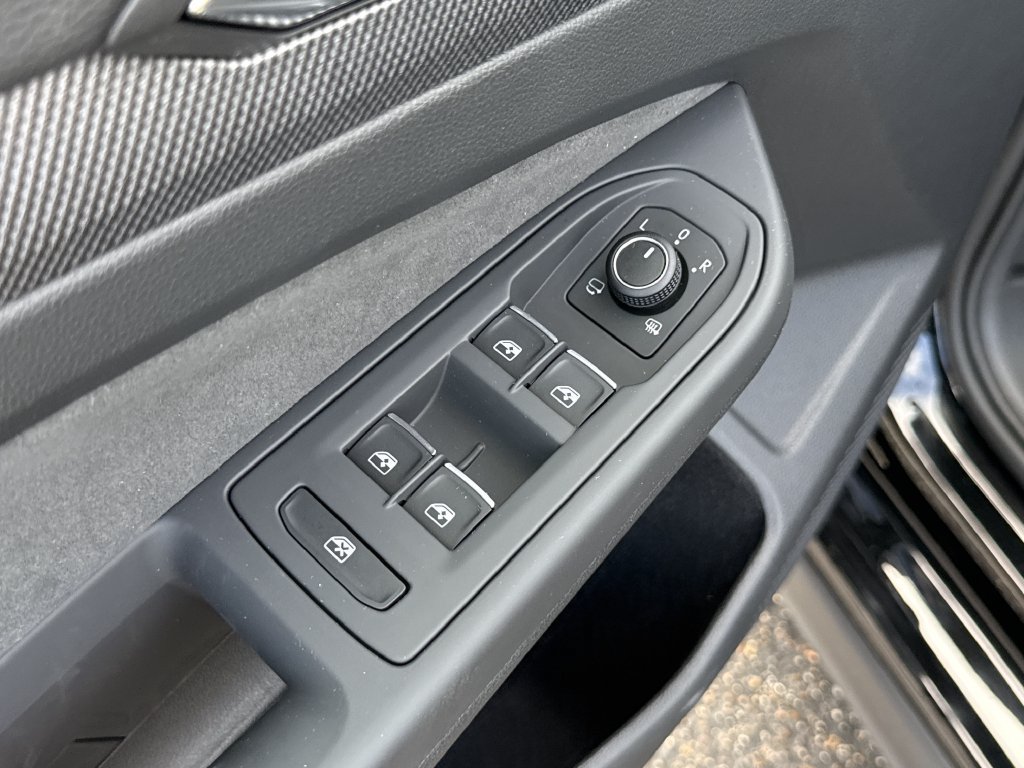 New 2026 Volkswagen GTI SE FWD image 11