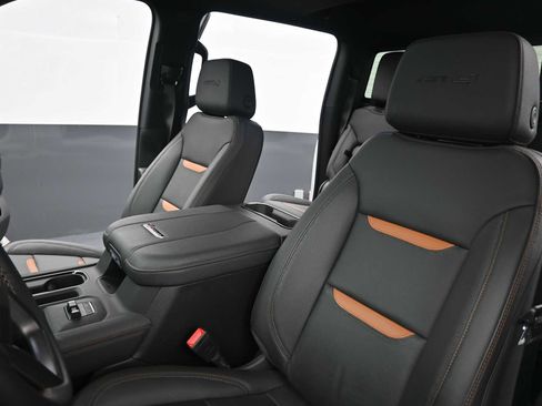 Used 2024 GMC Sierra 2500 AT4 w/ AT4 Premium Plus Package image 11