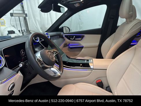 Used 2025 Mercedes-Benz GLC 300 4MATIC image 15