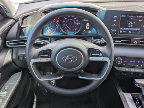 Used 2023 Hyundai Elantra SEL FWD image 20