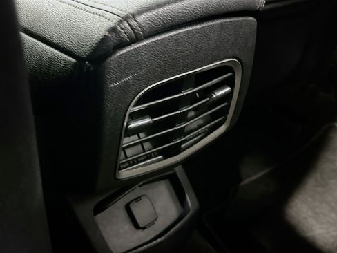 Used 2016 Lincoln MKZ FWD image 26