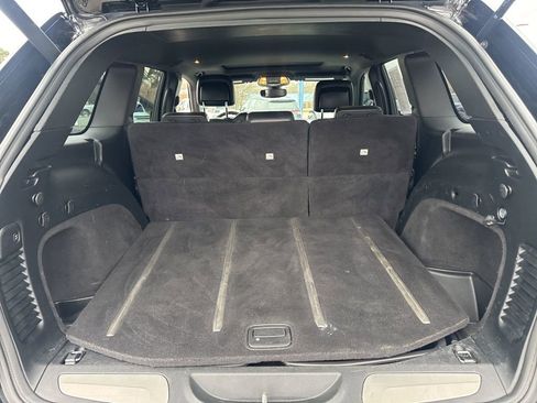 Used 2017 Jeep Grand Cherokee Limited image 26