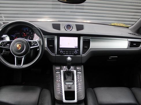 Certified 2017 Porsche Macan GTS image 35