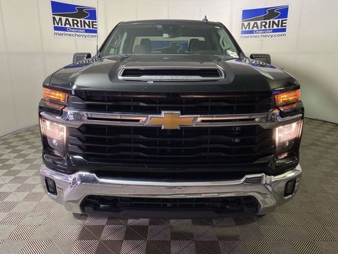 Used 2024 Chevrolet Silverado 2500 LT AWD/4WD image 15
