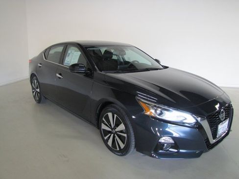 Used 2020 Nissan Altima 2.5 SV image 27