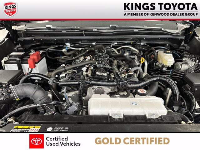 Used 2025 Toyota 4Runner SR5 AWD/4WD image 25
