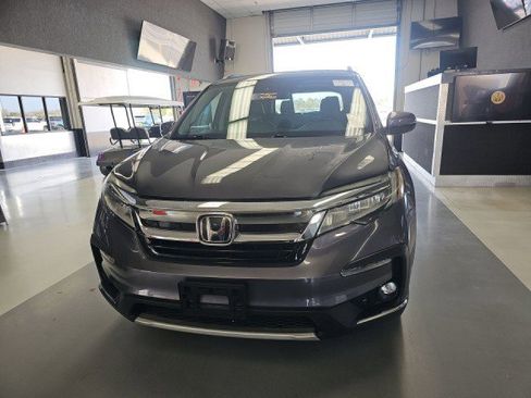 Used 2019 Honda Pilot Touring image 2