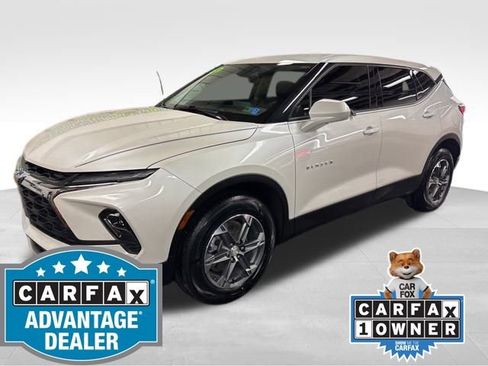Used 2023 Chevrolet Blazer LT image 2