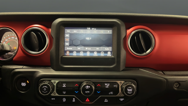 Used 2021 Jeep Gladiator Rubicon w/ Trailer Tow Package AWD/4WD image 13