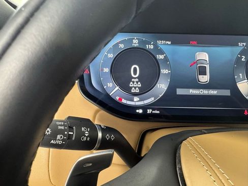 Used 2023 Land Rover Range Rover Long Wheelbase SE image 12