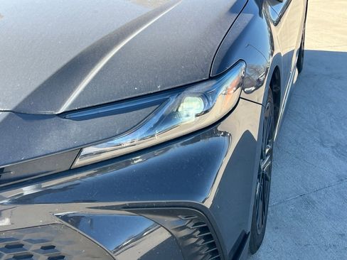 Used 2025 Toyota Camry SE image 4