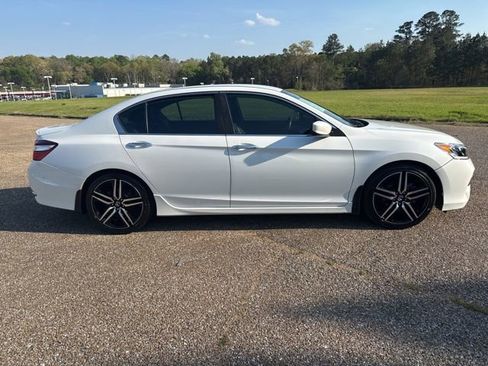 Used 2016 Honda Accord Sport image 7