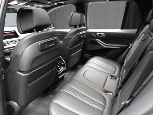 Used 2021 BMW X5 M50i image 52