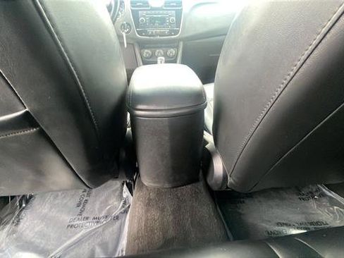 Used 2014 Chrysler 200 Limited image 23