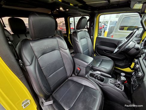 Used 2023 Jeep Wrangler Unlimited Sahara w/ Cold Weather Group AWD/4WD image 19