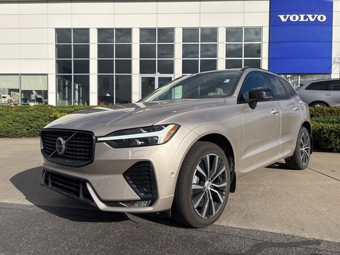 Certified 2024 Volvo XC60 B5 Plus w/ Protection Package Premier image 39