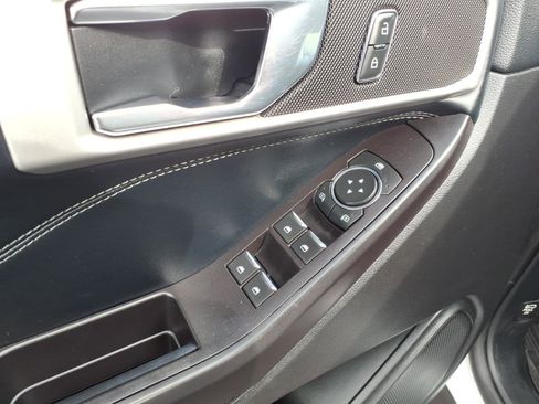 Used 2020 Ford Explorer XLT w/ Equipment Group 202A image 12