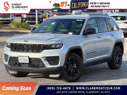 Used 2025 Jeep Grand Cherokee Altitude