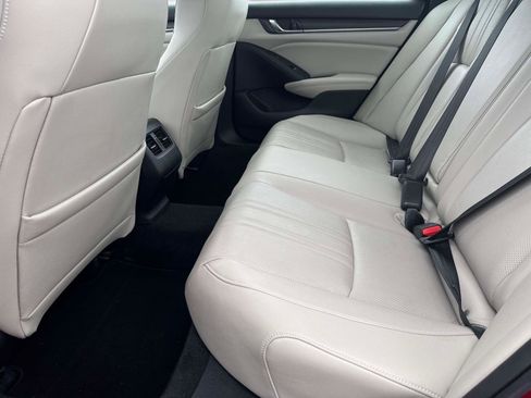 Certified 2019 Honda Accord Touring image 10