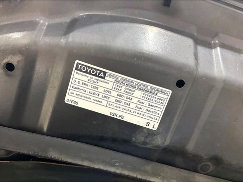 Used 2015 Toyota 4Runner Limited AWD/4WD image 32