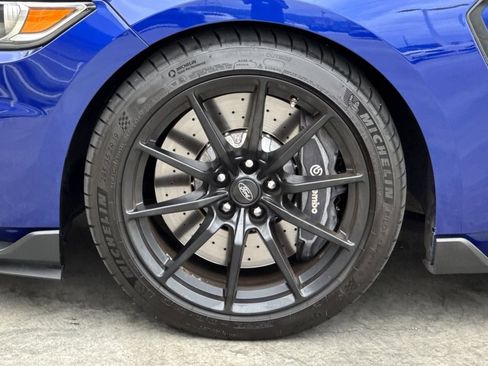 Used 2016 Ford Mustang Shelby GT350 w/ Technology Package RWD image 32
