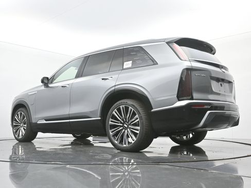 New 2026 Cadillac Vistiq Premium Luxury w/ LPO, Floor Liner Package image 17