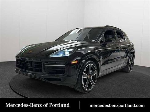 Used 2023 Porsche Cayenne Turbo image 1