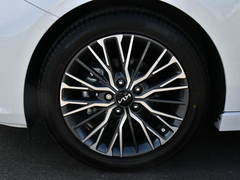 Used 2023 Kia Forte GT-Line image 12