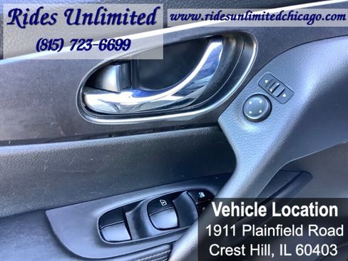 Used 2017 Nissan Rogue SV image 12