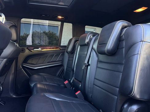 Used 2014 Mercedes-Benz GL 63 AMG 4MATIC image 19