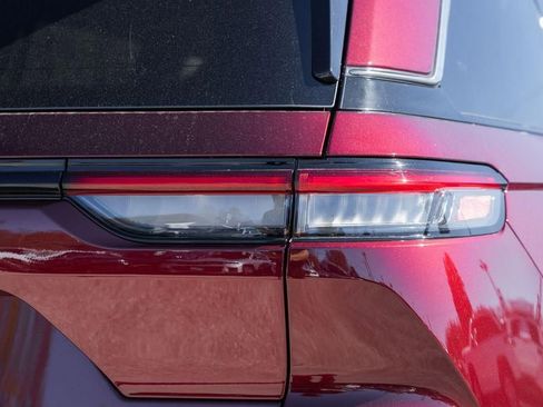 New 2025 Jeep Grand Cherokee Laredo X w/ Luxury Tech Group I image 6