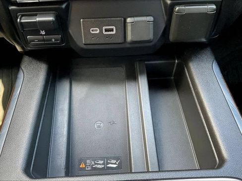 Used 2019 GMC Sierra 1500 SLT w/ SLT Premium Plus Package AWD/4WD image 14
