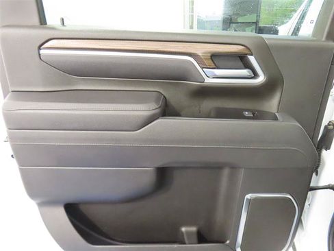 Used 2025 Chevrolet Silverado 2500 LT AWD/4WD image 29