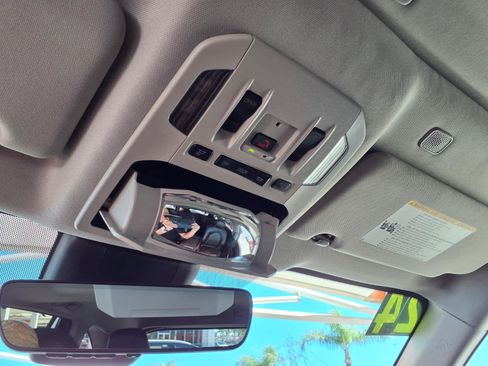 Certified 2024 Toyota Highlander XLE FWD image 30