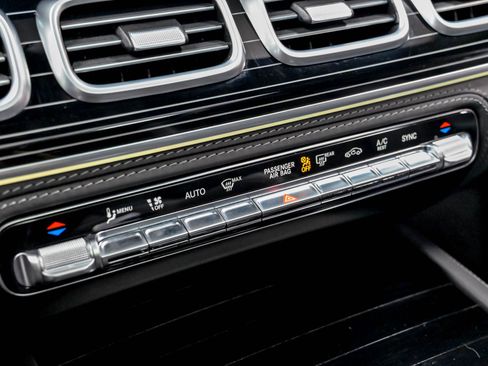 Used 2024 Mercedes-Benz Maybach GLS 600 4MATIC image 79