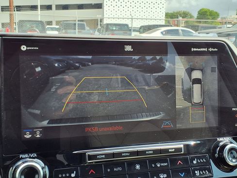 Used 2021 Toyota Highlander Limited image 6