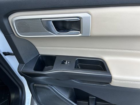 Used 2020 Ford Explorer Limited image 47
